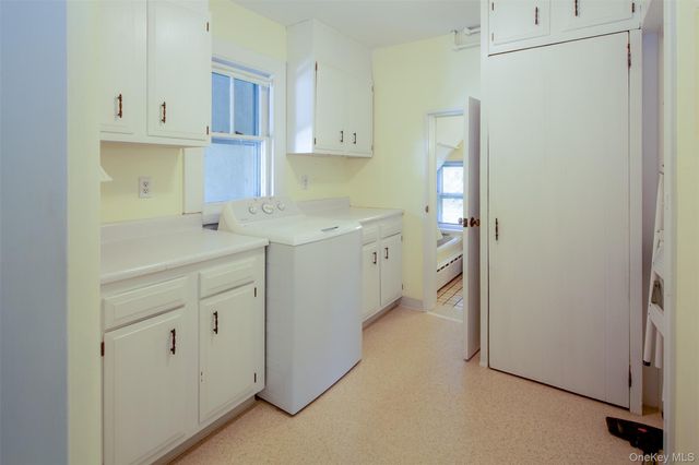 80 Lewis Street, Southampton, NY 11968