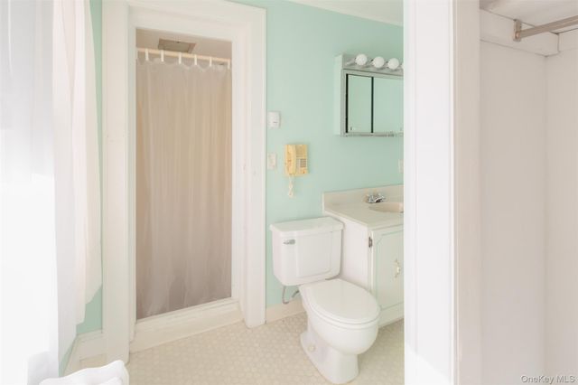 80 Lewis Street, Southampton, NY 11968