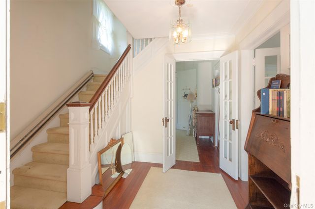 80 Lewis Street, Southampton, NY 11968