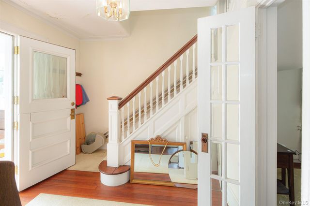 80 Lewis Street, Southampton, NY 11968