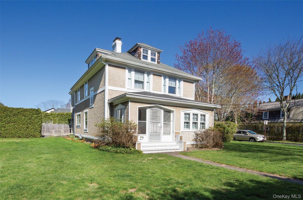 80 Lewis Street, Southampton, NY 11968