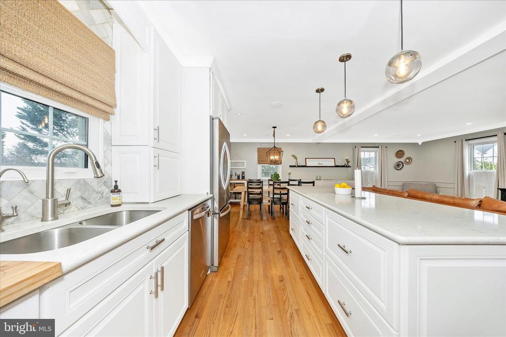 Image 11 of property listing at 212 BAUGHMANS LN, Frederick, MD 21702