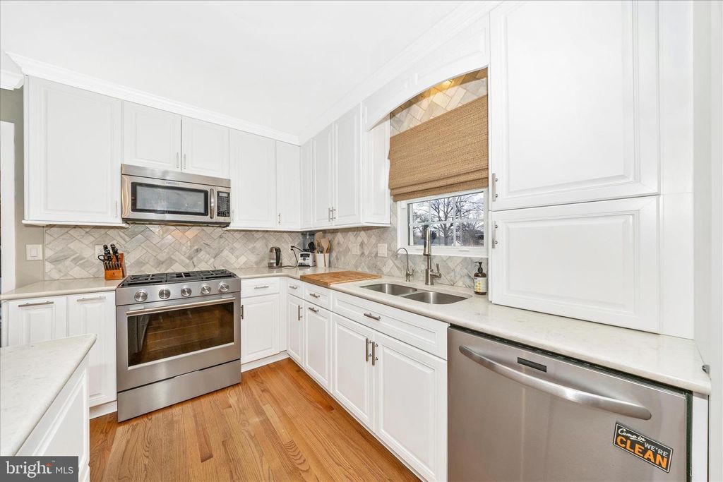 Image 13 of property listing at 212 BAUGHMANS LN, Frederick, MD 21702