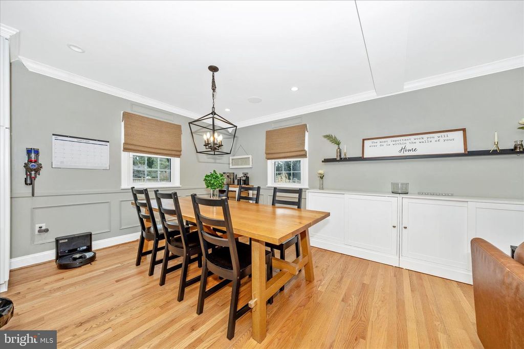 Image 14 of property listing at 212 BAUGHMANS LN, Frederick, MD 21702