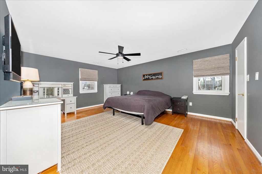 Image 19 of property listing at 212 BAUGHMANS LN, Frederick, MD 21702