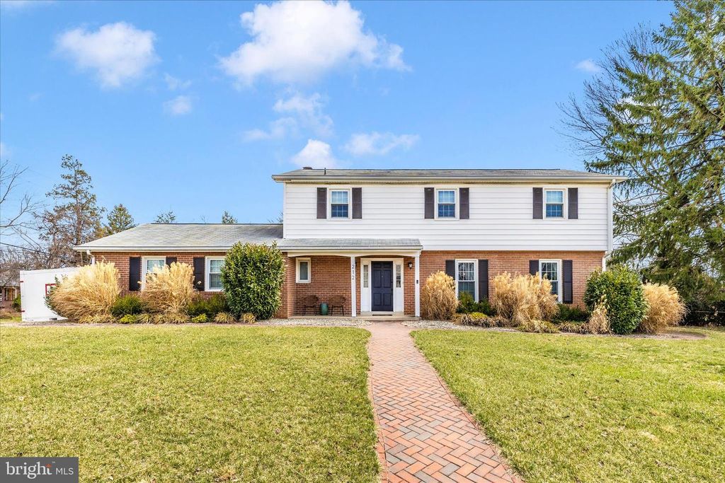 Image 2 of property listing at 212 BAUGHMANS LN, Frederick, MD 21702