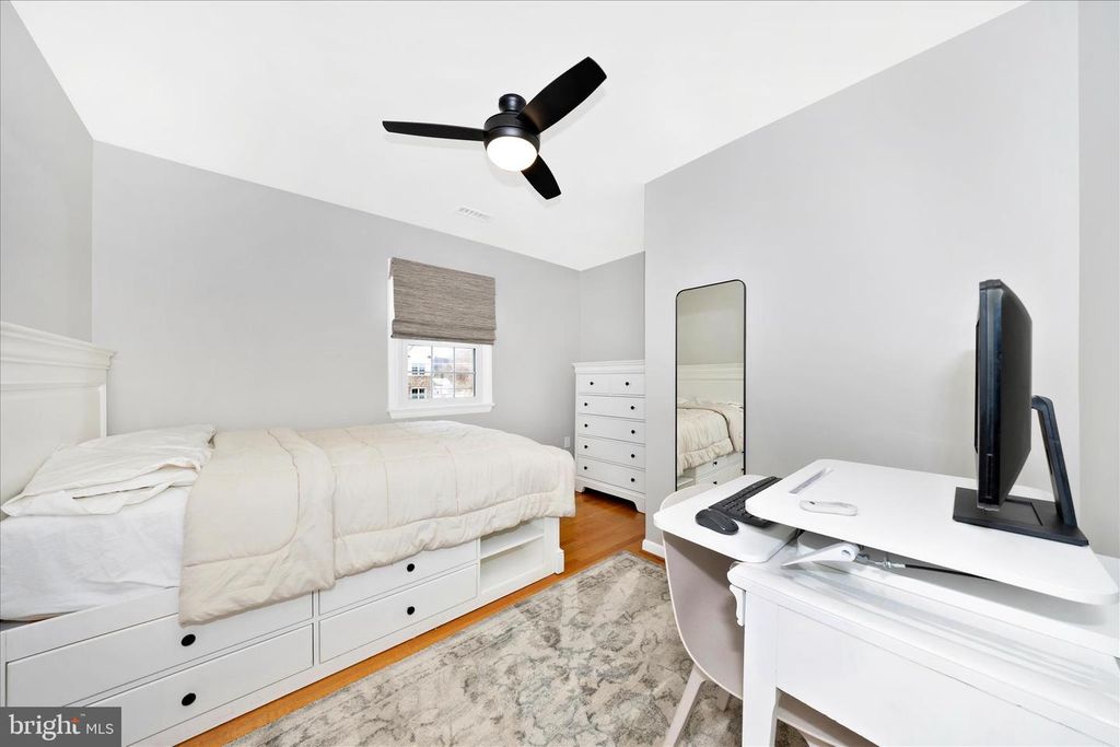 Image 26 of property listing at 212 BAUGHMANS LN, Frederick, MD 21702