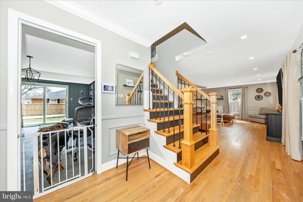 Image 3 of property listing at 212 BAUGHMANS LN, Frederick, MD 21702