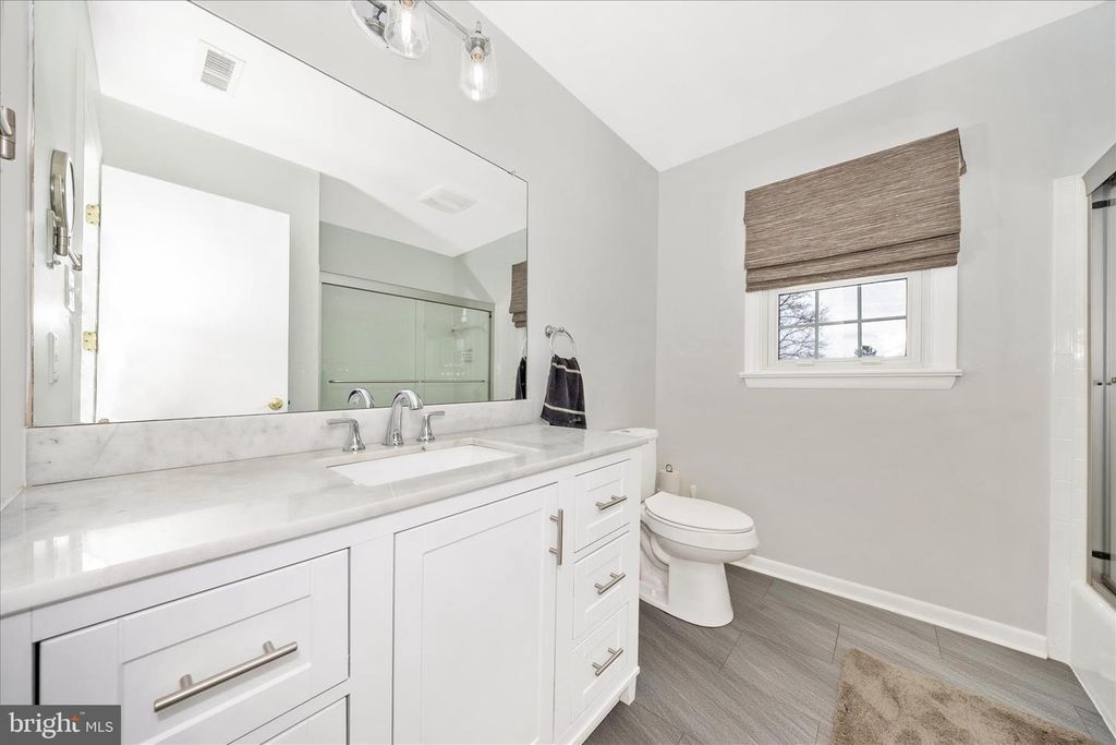 Image 30 of property listing at 212 BAUGHMANS LN, Frederick, MD 21702