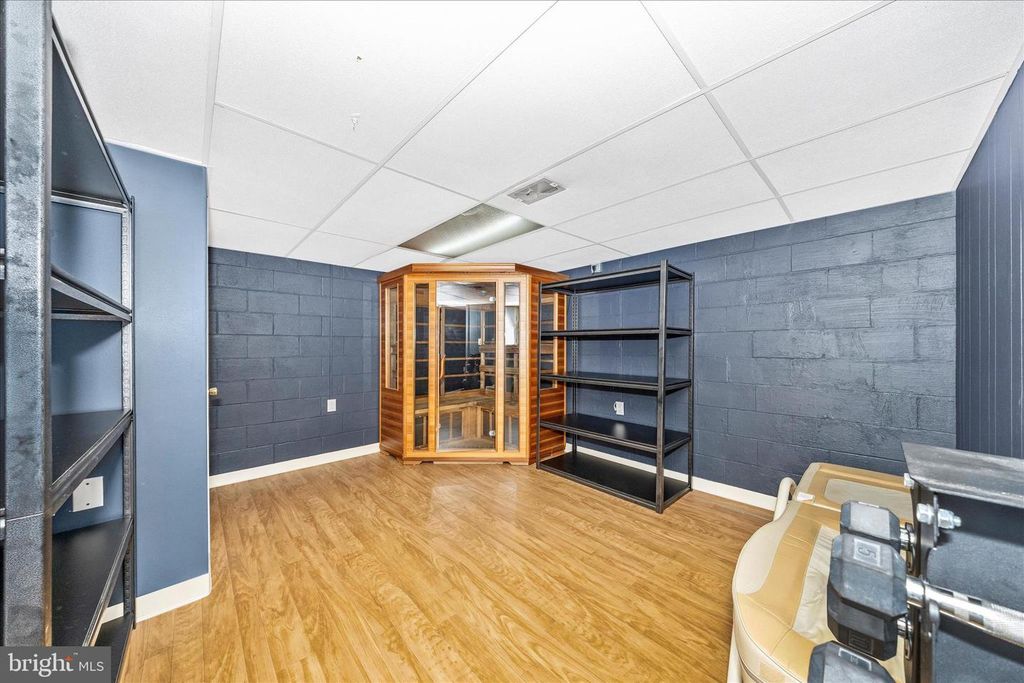 Image 35 of property listing at 212 BAUGHMANS LN, Frederick, MD 21702