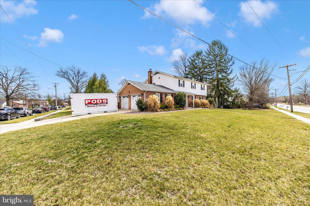 Image 41 of property listing at 212 BAUGHMANS LN, Frederick, MD 21702