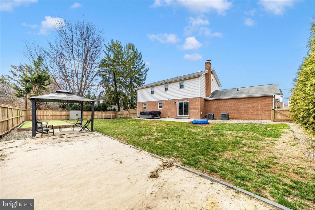 Image 47 of property listing at 212 BAUGHMANS LN, Frederick, MD 21702