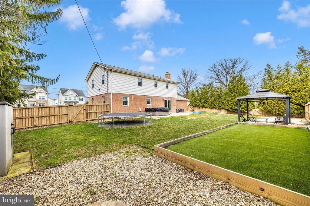 Image 49 of property listing at 212 BAUGHMANS LN, Frederick, MD 21702