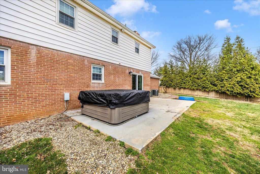 Image 53 of property listing at 212 BAUGHMANS LN, Frederick, MD 21702