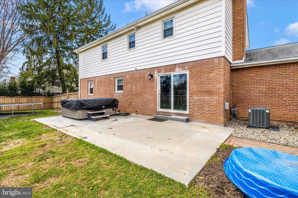 Image 54 of property listing at 212 BAUGHMANS LN, Frederick, MD 21702