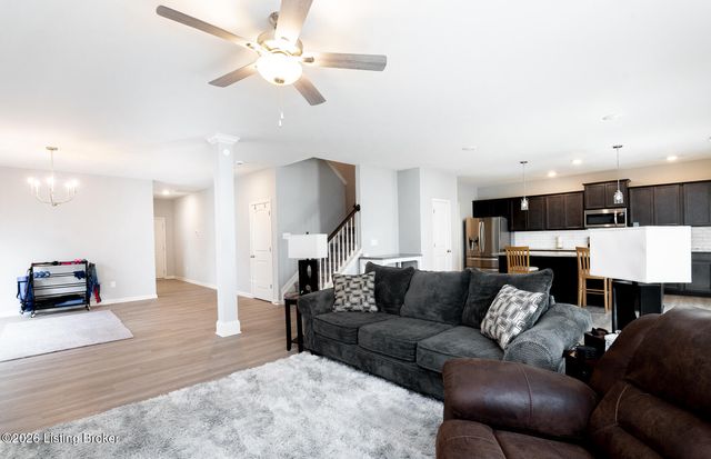 12007 Parkview Trace Dr, Louisville, KY 40229