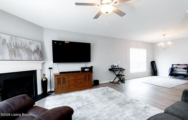 12007 Parkview Trace Dr, Louisville, KY 40229