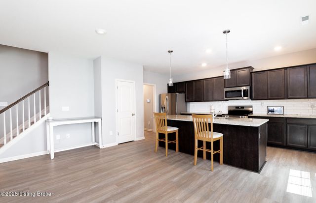 12007 Parkview Trace Dr, Louisville, KY 40229