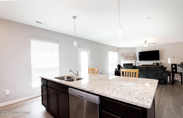 12007 Parkview Trace Dr, Louisville, KY 40229