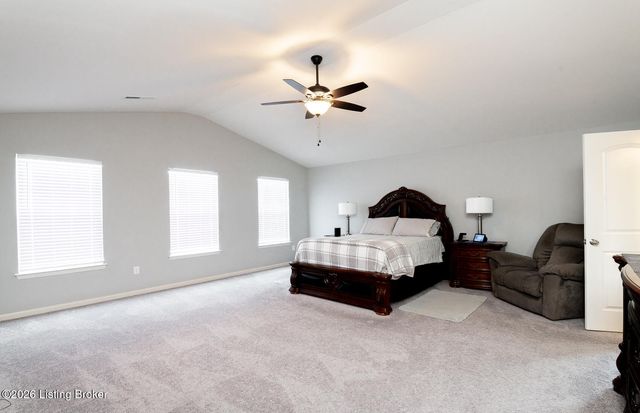 12007 Parkview Trace Dr, Louisville, KY 40229