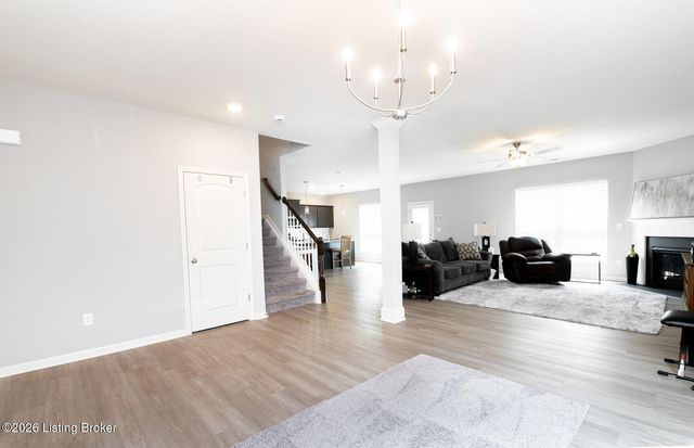12007 Parkview Trace Dr, Louisville, KY 40229
