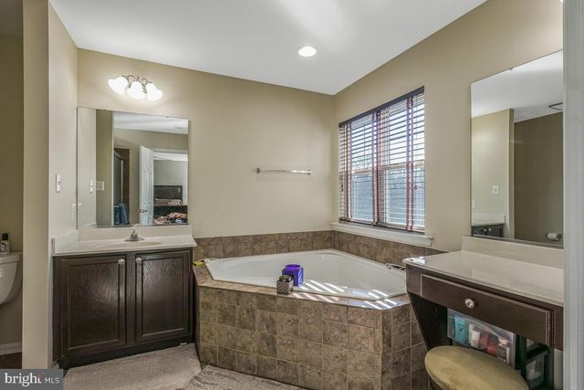 3927 HEDGEMEADE CT, White Plains, MD 20695