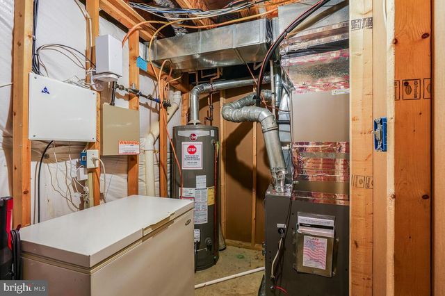 3927 HEDGEMEADE CT, White Plains, MD 20695