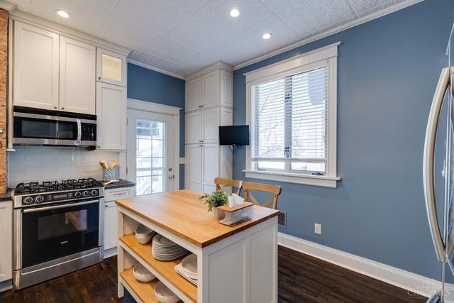 3767 Hyde Park Avenue, Cincinnati, OH 45209