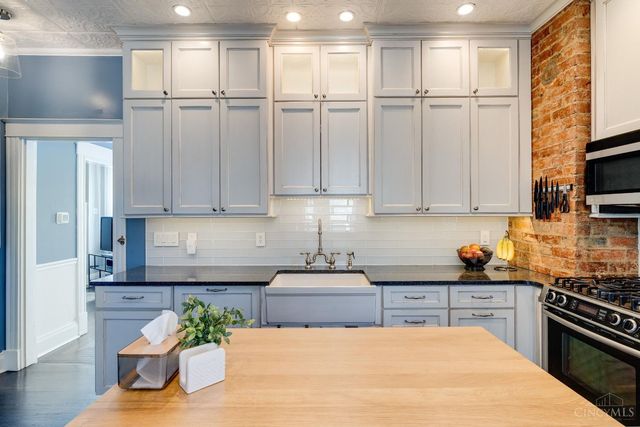 3767 Hyde Park Avenue, Cincinnati, OH 45209