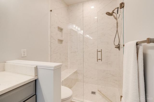 3767 Hyde Park Avenue, Cincinnati, OH 45209