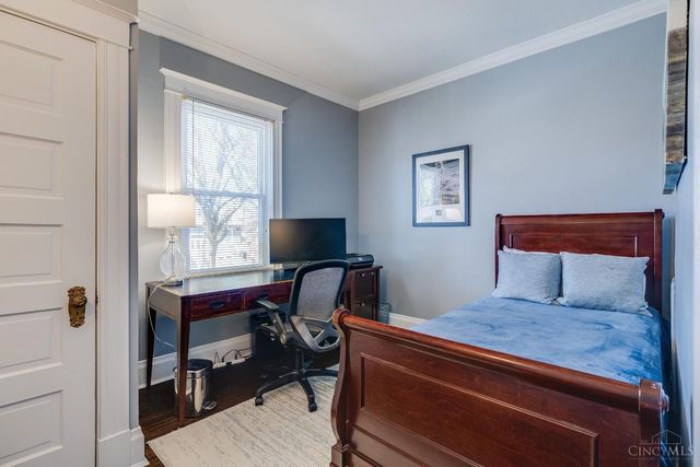 3767 Hyde Park Avenue, Cincinnati, OH 45209