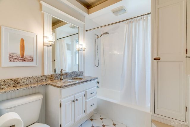 3767 Hyde Park Avenue, Cincinnati, OH 45209