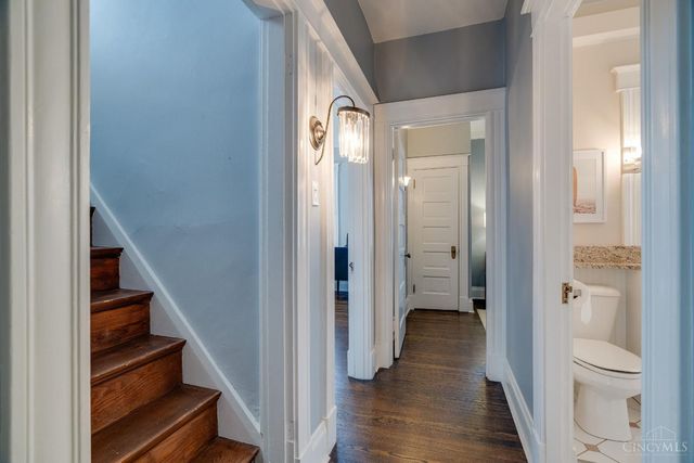 3767 Hyde Park Avenue, Cincinnati, OH 45209