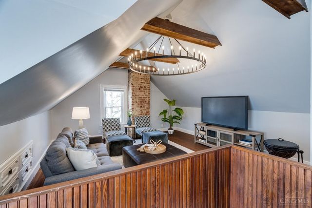 3767 Hyde Park Avenue, Cincinnati, OH 45209