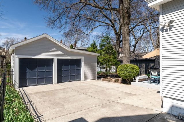 3767 Hyde Park Avenue, Cincinnati, OH 45209