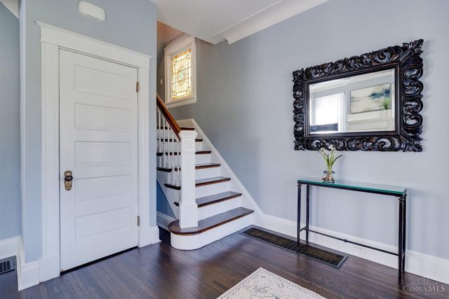 3767 Hyde Park Avenue, Cincinnati, OH 45209