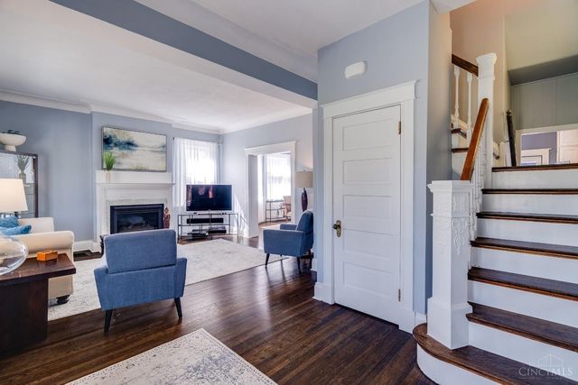 3767 Hyde Park Avenue, Cincinnati, OH 45209