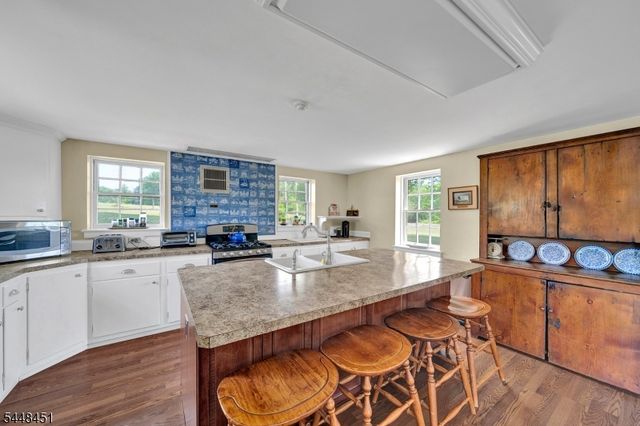 60 Hunter Rd, West Amwell Twp., NJ 08530