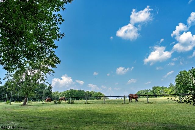 60 Hunter Rd, West Amwell Twp., NJ 08530