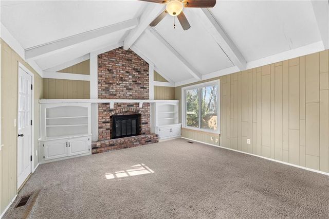1212 E Frontier Lane, Olathe, KS 66062