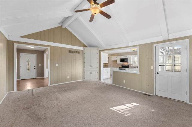 1212 E Frontier Lane, Olathe, KS 66062