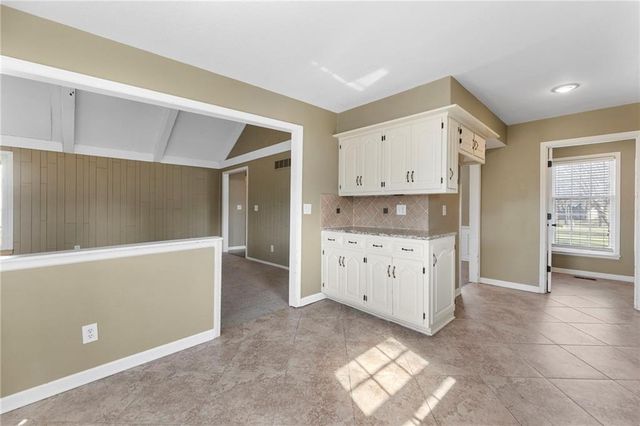 1212 E Frontier Lane, Olathe, KS 66062