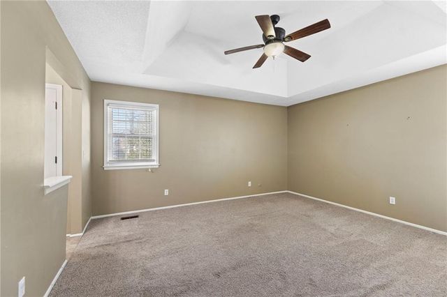 1212 E Frontier Lane, Olathe, KS 66062