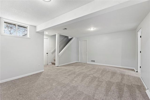 1212 E Frontier Lane, Olathe, KS 66062