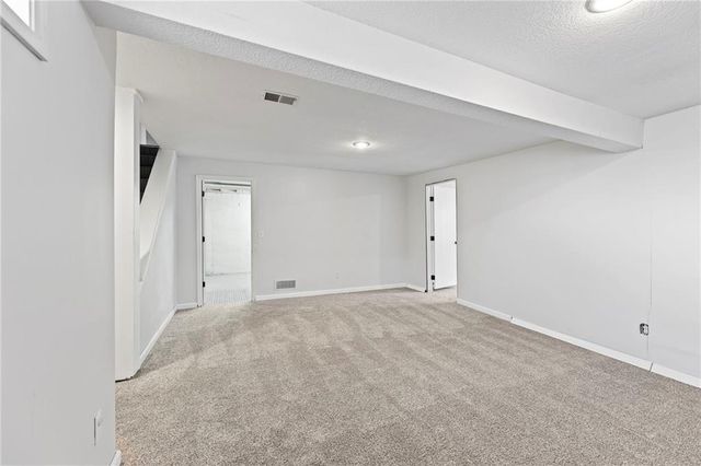 1212 E Frontier Lane, Olathe, KS 66062