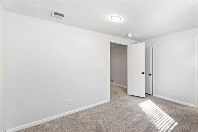 1212 E Frontier Lane, Olathe, KS 66062