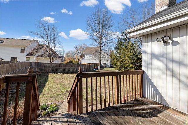 1212 E Frontier Lane, Olathe, KS 66062