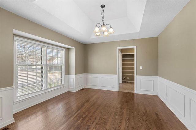 1212 E Frontier Lane, Olathe, KS 66062