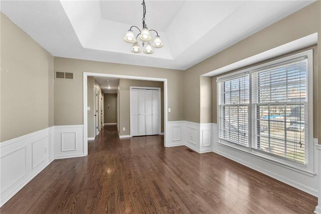 1212 E Frontier Lane, Olathe, KS 66062