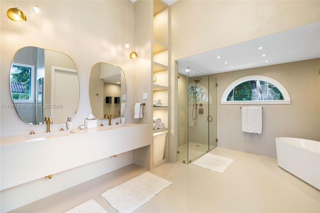 279 Galeon Ct, Coral Gables, FL 33143